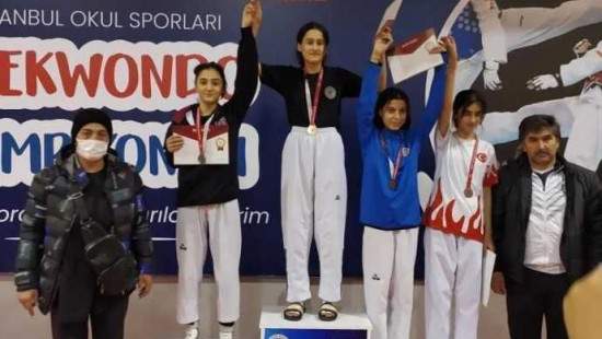 Sıla Taş Liseler Arası Taekwondo Şampiyonasında 🥈 oldu