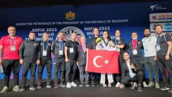 (AJANS SPOR) Dünya Gençler Taekwondo Şampiyonası’nın son gününde milli taekwondocu Sude Yaren Uzunçavdar, altın madalya kazandı.